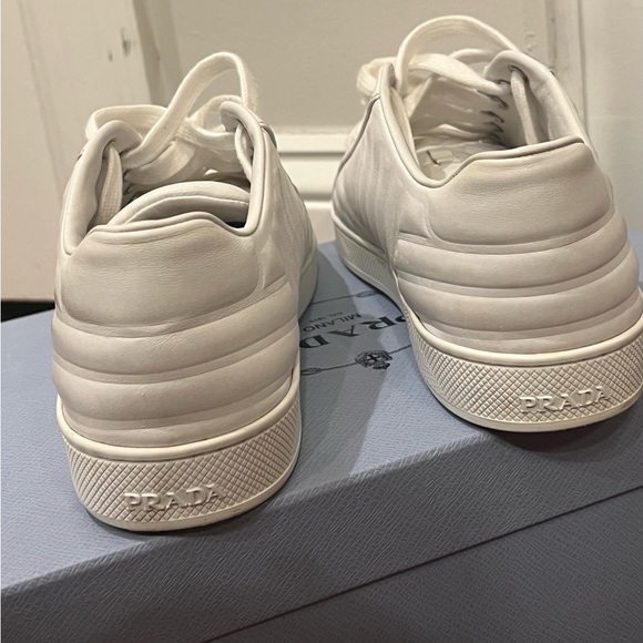 Prada authentic - Picture 2 of 5